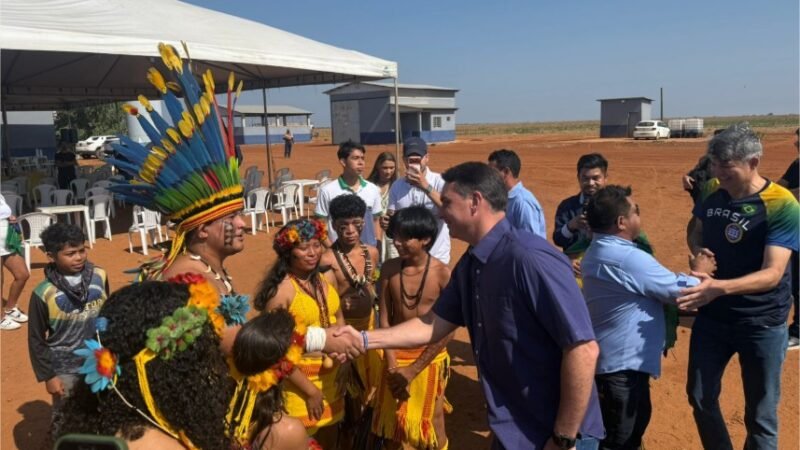Na 1ª visita como candidato em MT, Flávio vai a aldeia Parecis e reforça elo com indígenas do agro