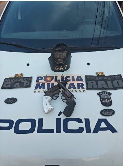 PM prende dois faccionados por tentativa de homicídio e apreende armas de fogo