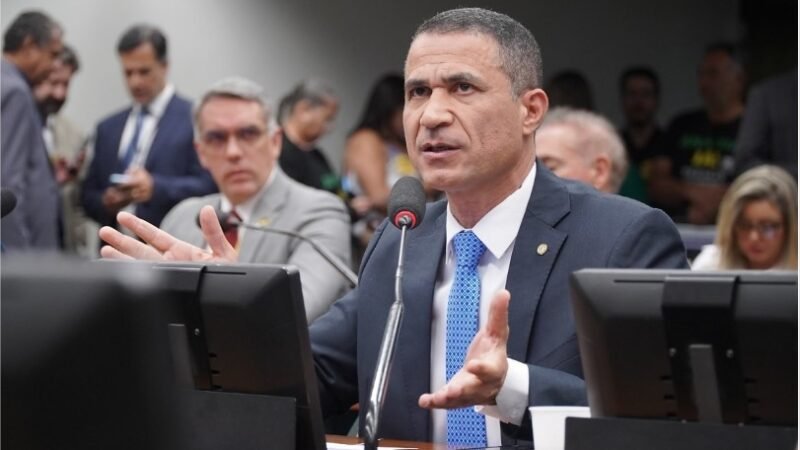 Coronel Assis promete avançar com PEC que reduz maioridade penal