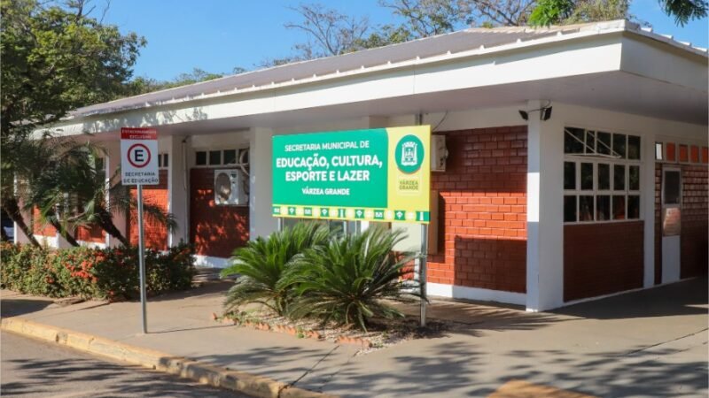 SMECEL orienta escolas sobre acesso gratuito a absorventes e promove dignidade menstrual
