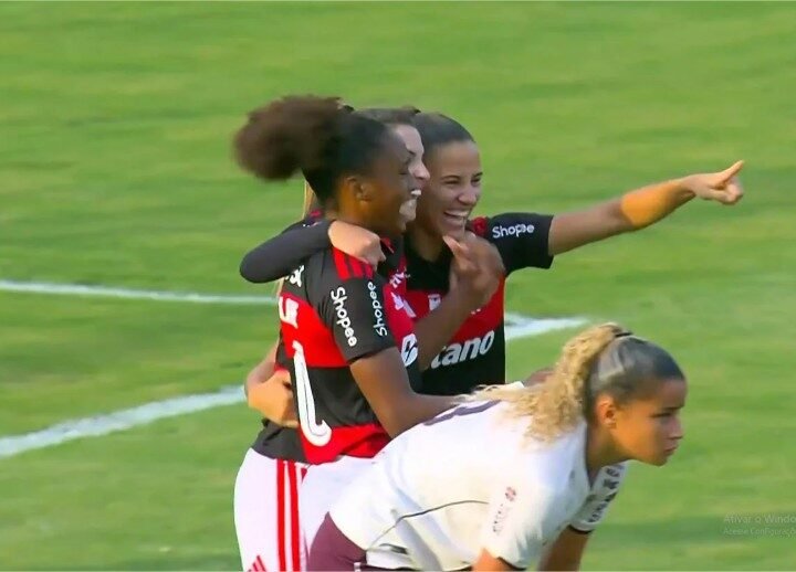 Brasileirão Feminino: Flamengo marca cedo e sai na frente nas quartas