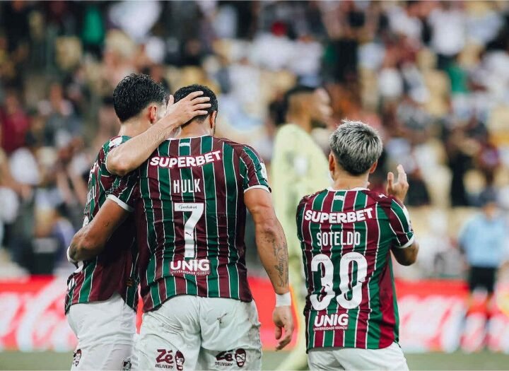 Fluminense marca nos acréscimos e vence o Palmeiras