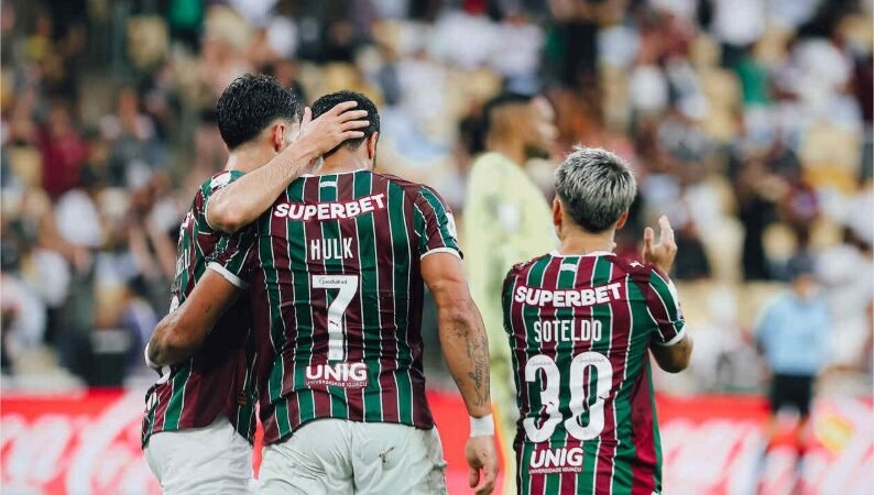 Fluminense marca nos acréscimos e vence o Palmeiras