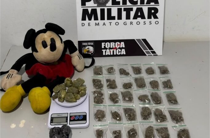 Força Tática apreende irmãos adolescentes com 47 porções de drogas em residência