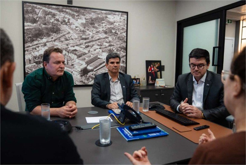 Max Russi abre diálogo com Sefaz sobre revisão de multas a empresas