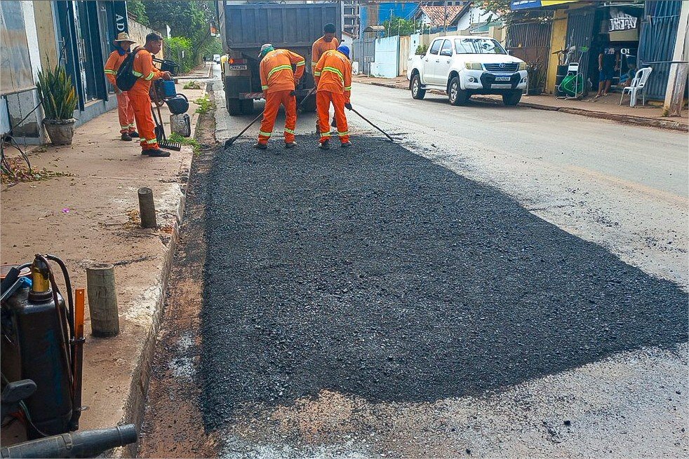 Várzea Grande reforça manutenção viária na Avenida Brasil e Jardim Maringá I e II nesta quarta-feira (26)