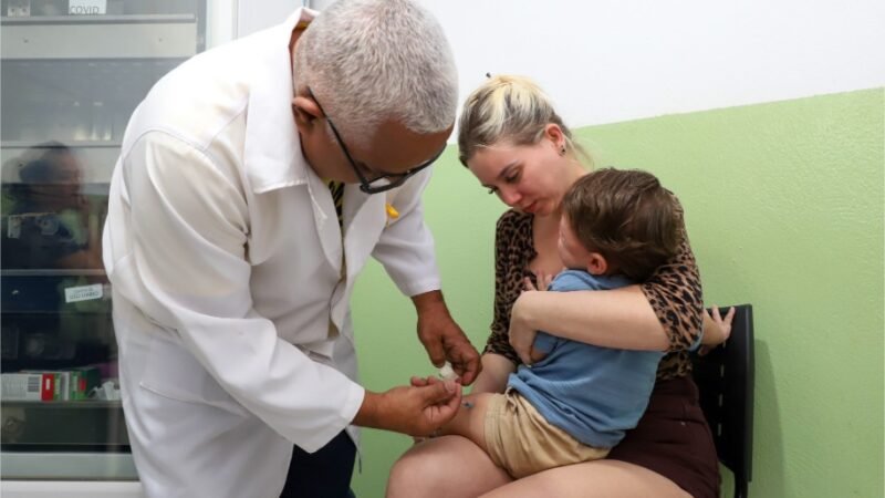 Dia D de vacinação mobiliza famílias e garante 2,8 mil doses aplicadas em Várzea Grande