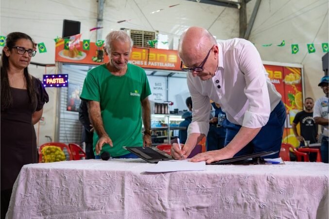 Governo de MT assina financiamento de R$ 15 milhões para reconstrução do Shopping Popular
