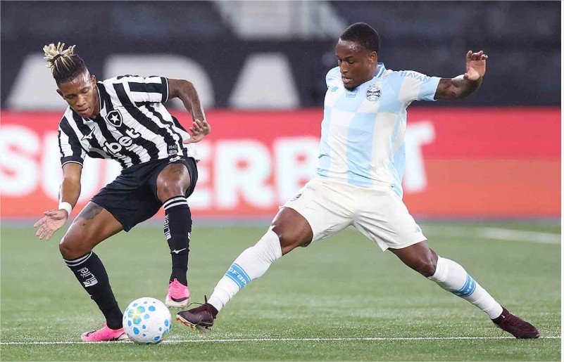 Botafogo vence o Grêmio, complica o Tricolor e se distancia do purgatório