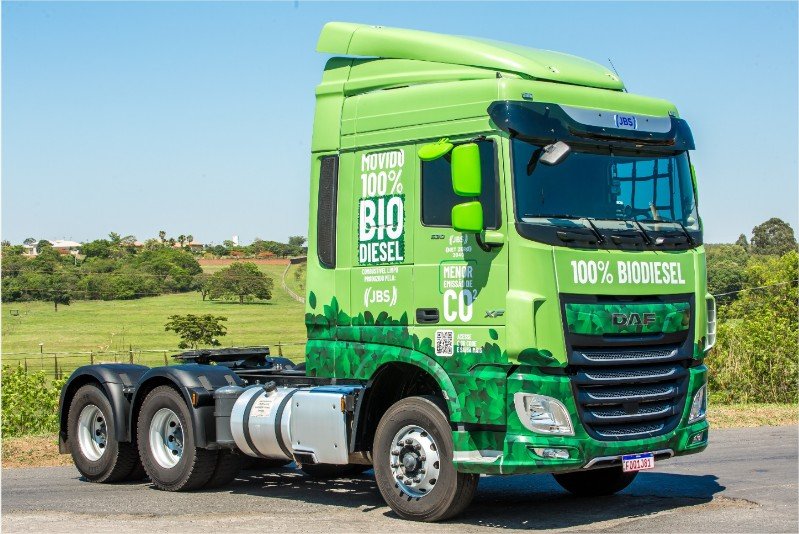 Na JBS, caminhão movido a B100 roda mais de 500 mil km sem adaptações nem falhas de manutenção