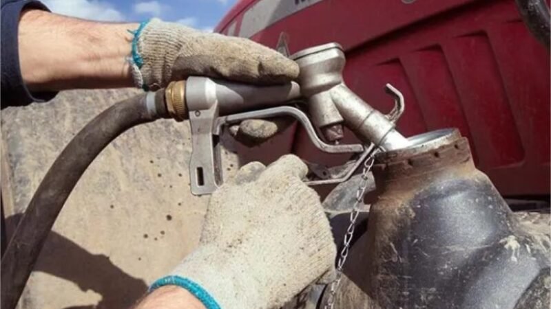 Diesel entra em outubro com subsídio de R$ 2,12, mas estoques duram 15 dias