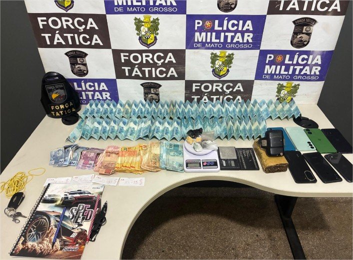 Força Tática prende quadrilha suspeita por tráfico e apreende mais de R$ 10 mil em espécie