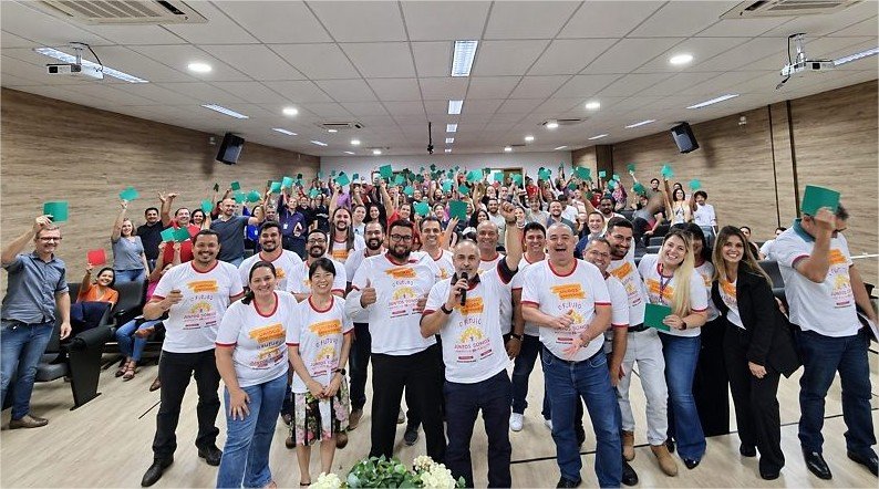Servidores discutem indicativo de greve por consignados e cobram RGA de 18% em MT