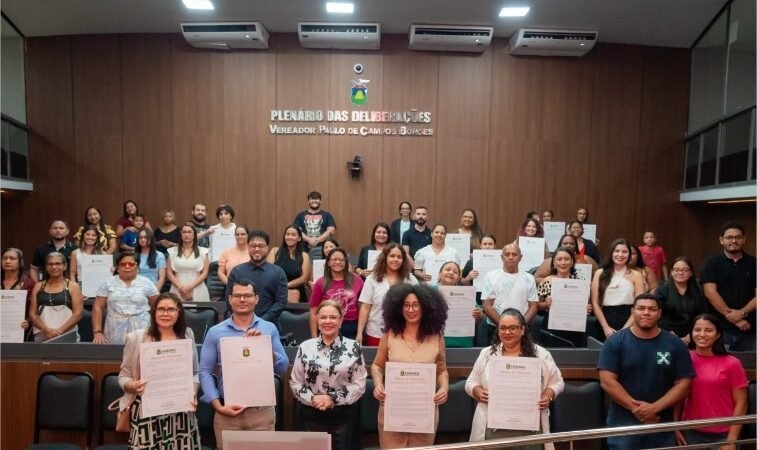 Presidente homenageia CEI Rosa Mutran Maluf por destaque internacional na educação