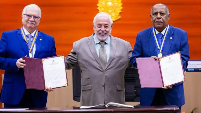 Presidente do STF recebe em Cuiabá a mais alta honraria do TJ na semana em que estourou crise entre Moraes e Mendonça