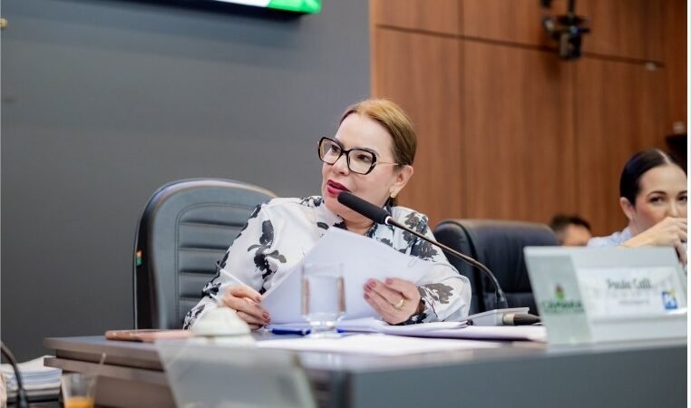 Paula Calil acompanha andamento do adicional de insalubridade e reforça defesa dos servidores da Saúde