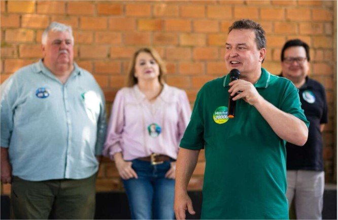 Max intensifica agenda pelo interior e recebe apoio de lideranças municipais