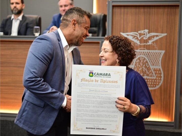 Baixinha Giraldelli homenageia auditores fiscais e destaca importância da fiscalização