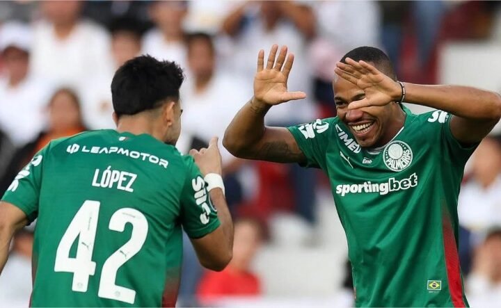 Carlos Miguel brilha, Palmeiras supera a LDU nos pênaltis e está na semi