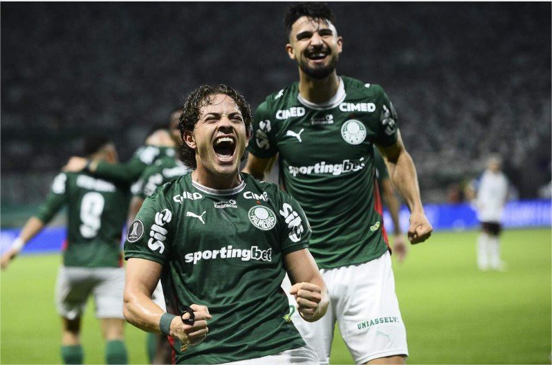 Giay desencanta, Palmeiras vence LDU e abre vantagem na Libertadores