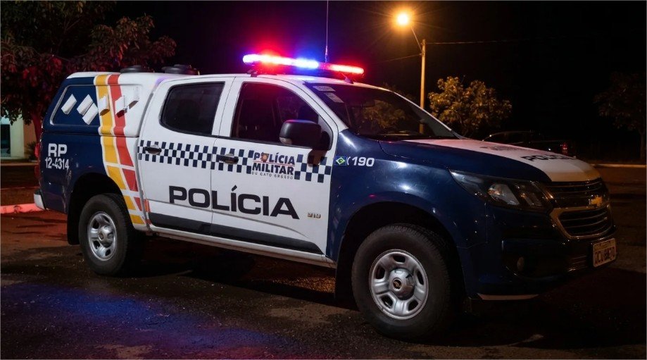 Homem mata esposa, atira no filho e morre após confronto com a Força Tática em Araguaiana