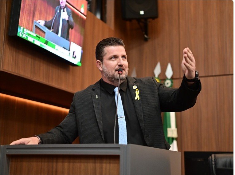 Projeto de Rafael Ranalli sobre ensino religioso confessional avança na Câmara de Cuiabá