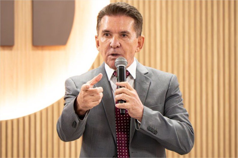 Sérgio Ricardo cobra urgência em obras e propõe atuação do Exército