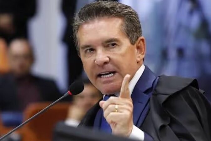 Presidente denuncia ausência de conselheiros e cancela sessão: “Recebem e não vêm trabalhar”