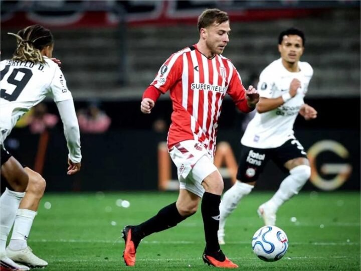 Com pênalti perdido no fim, Corinthians é eliminado da Libertadores