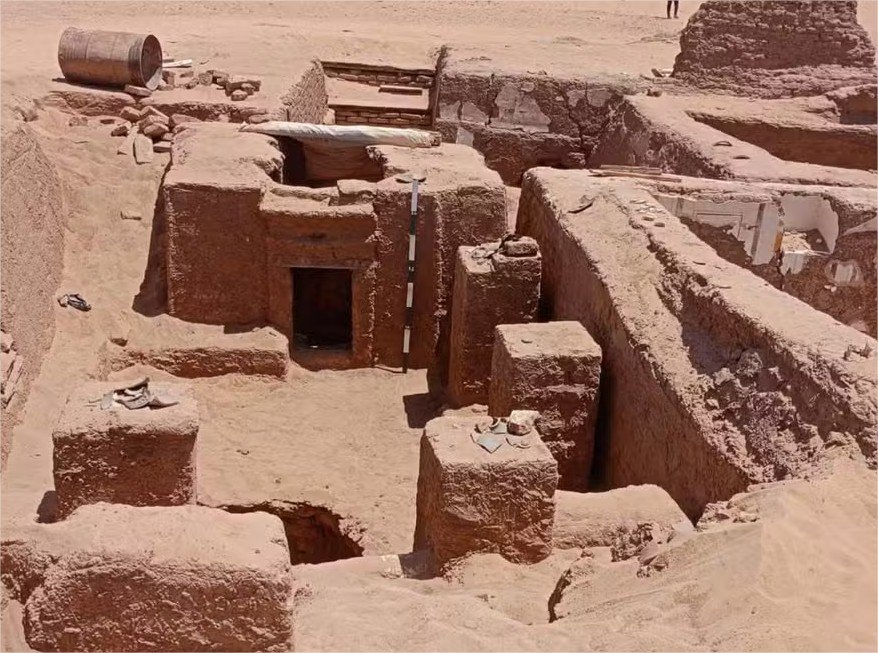 “Escute, pai”: o que diz poema encontrado em antiga tumba de 1,7 mil anos