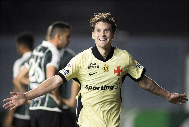 Reforços brilham e Vasco arrasa o Coxa. Barreira virou baile