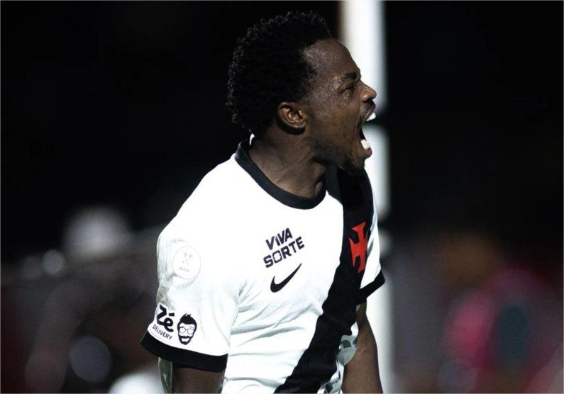 Fora de casa, Vasco bate Vitória e está na semifinal da Copa do Brasil