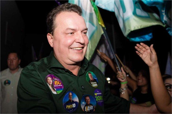 Max mobiliza profissionais da saúde e servidores em mega reuniões por Cuiabá