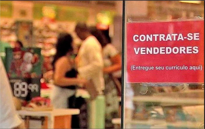 Comércio e serviços devem abrir 130 mil vagas temporárias e efetivas no fim de 2026