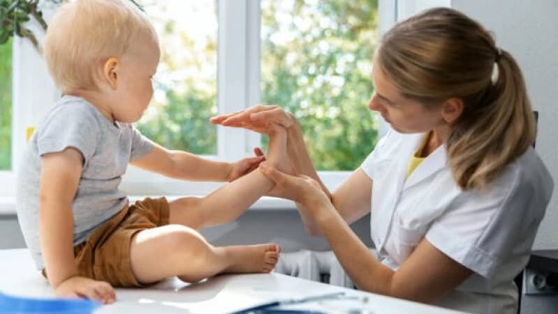 Várzea Grande encaminha 180 pacientes da fila de neuropediatria para atendimento especializado