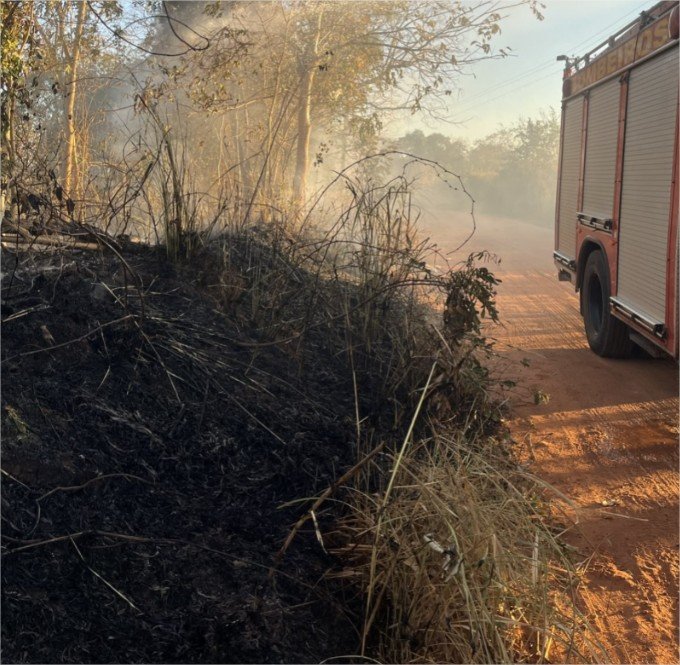 Corpo de Bombeiros extingue dois incêndios em área verde em Cáceres