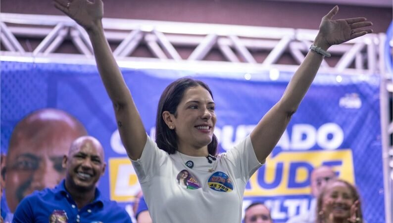 Paraná Pesquisas aponta Janaina na liderança pelas duas vagas de senador
