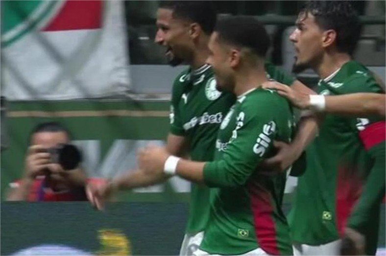 Vitor Roque desencanta pelo Palmeiras: “Recuperando confiança”