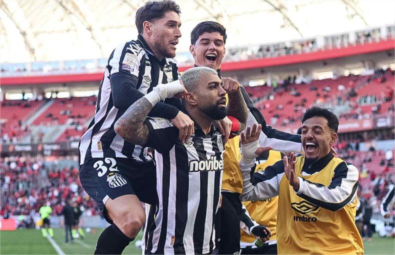 Gabigol faz dois, e Santos bate o Internacional no Beira-Rio