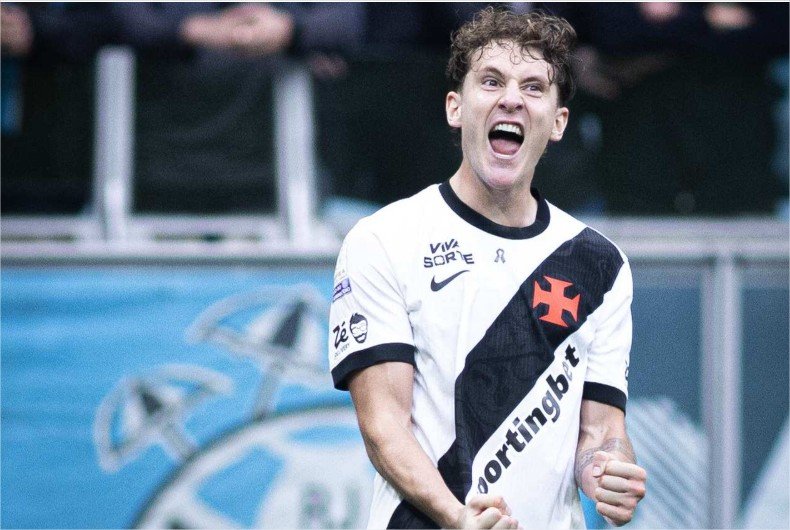 Vasco quebra tabu histórico, vence Grêmio de virada e respira no Z4