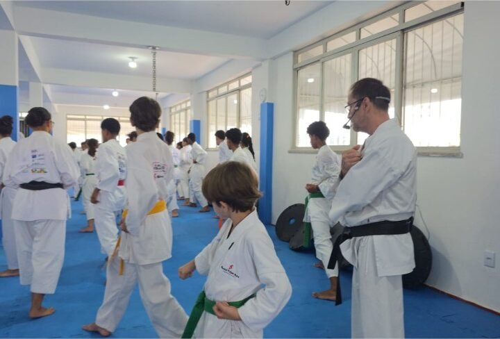 Shotokan reúne profissionais para capacitação em Kihon e Kumite com Sensei José Humberto, 8º Dan