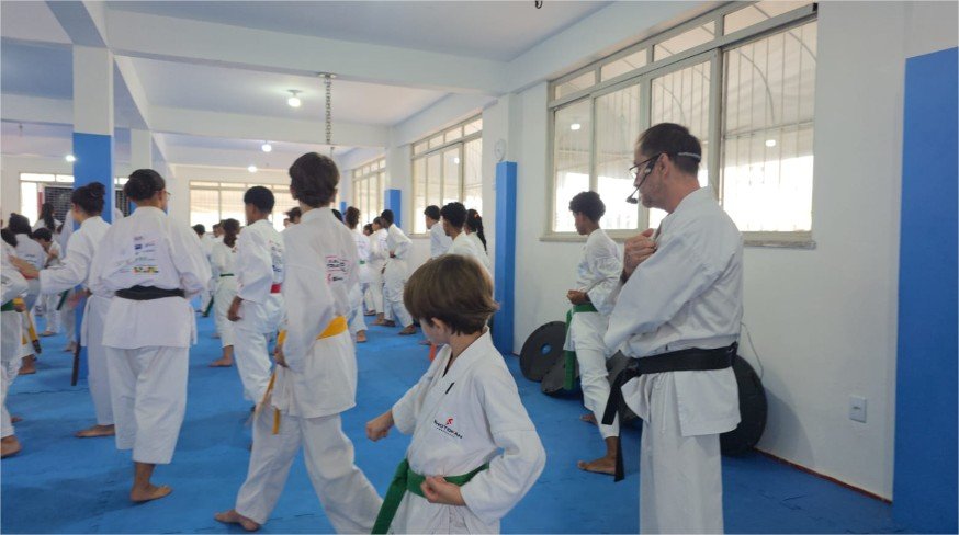 Shotokan reúne profissionais para capacitação em Kihon e Kumite com Sensei José Humberto, 8º Dan