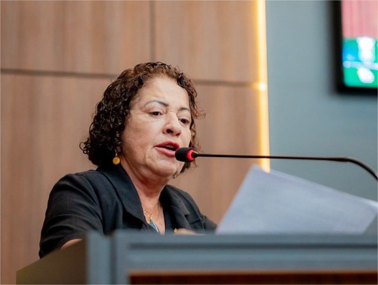 Baixinha Giraldelli destaca importância dos professores na formação dos estudantes