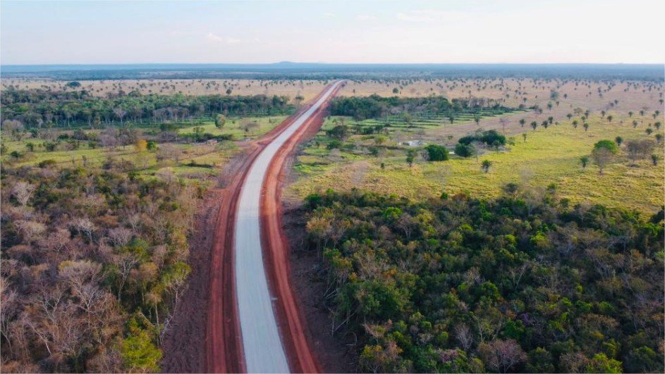 Obras para asfaltar MT-199 avançam em direção a Bolívia