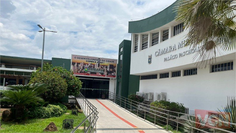 Câmara de Cuiabá abre sindicância para apurar irregularidades no ponto e vantagem financeira