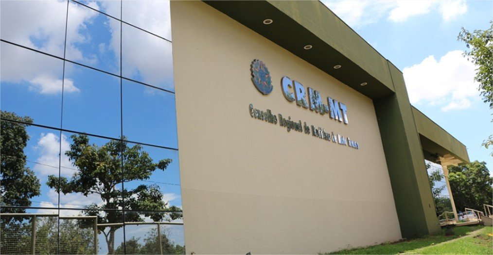 CRM-MT repudia lei de Várzea Grande que cria controle de presença exclusivo para médicos e anuncia medidas cabíveis