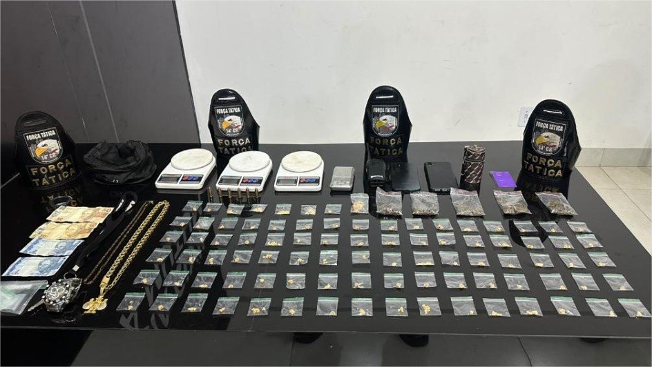 Força Tática prende casal suspeito de tráfico e apreende 93 porções de drogas em Nova Mutum