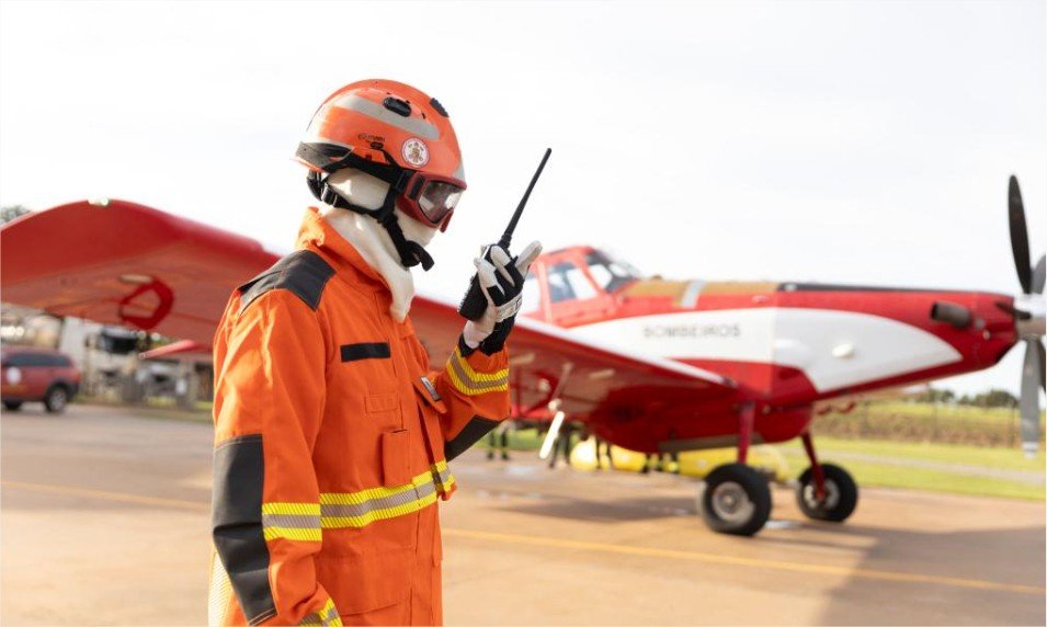 Corpo de Bombeiros combate dois incêndios florestais nesta segunda-feira (5)