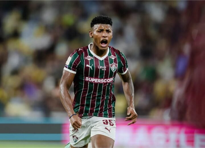 Com gol nos acréscimos, Fluminense vence o Internacional de virada
