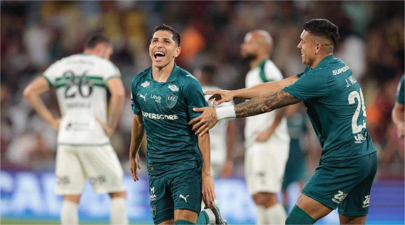 Em noite de Savarino, Fluminense bate Coritiba e assume terceiro lugar